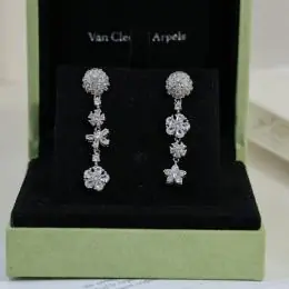 van cleef  arpels boucles doreilles pour femme s_1214a0b